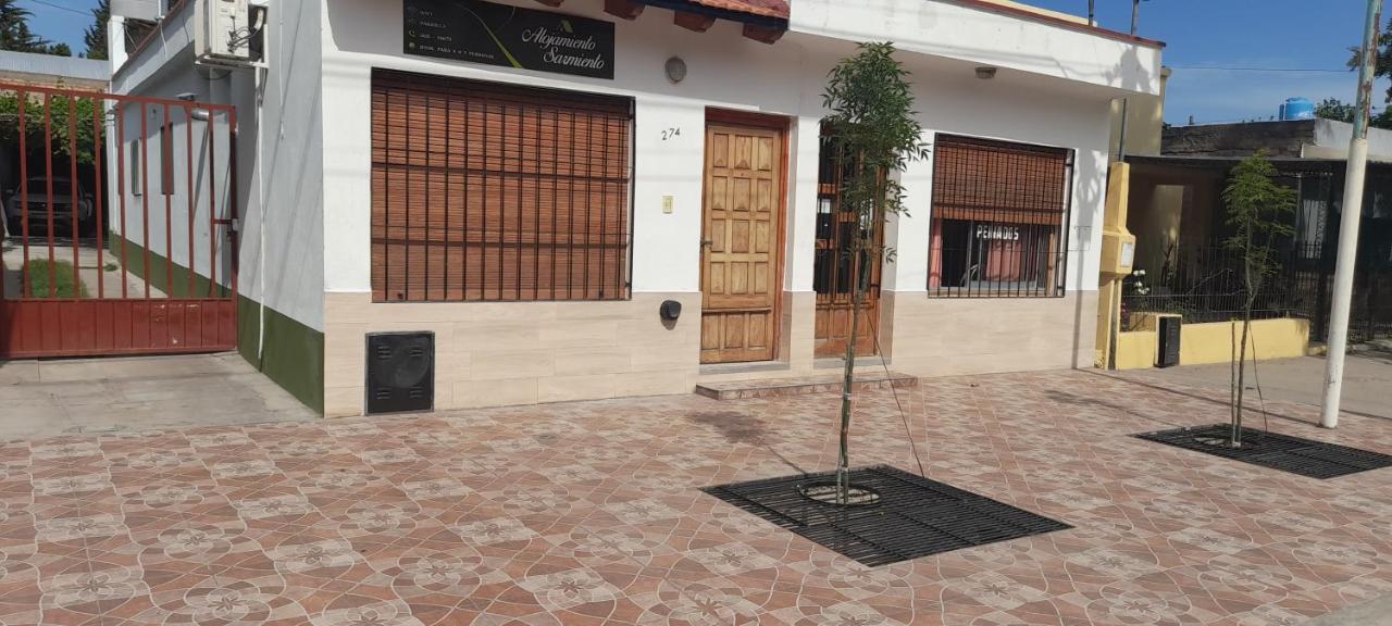 Alojamiento Sarmiento General Alvear  Bagian luar foto