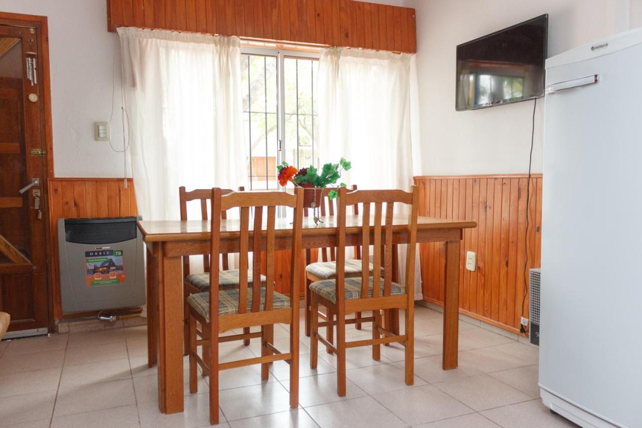 Alojamiento Sarmiento General Alvear  Bagian luar foto